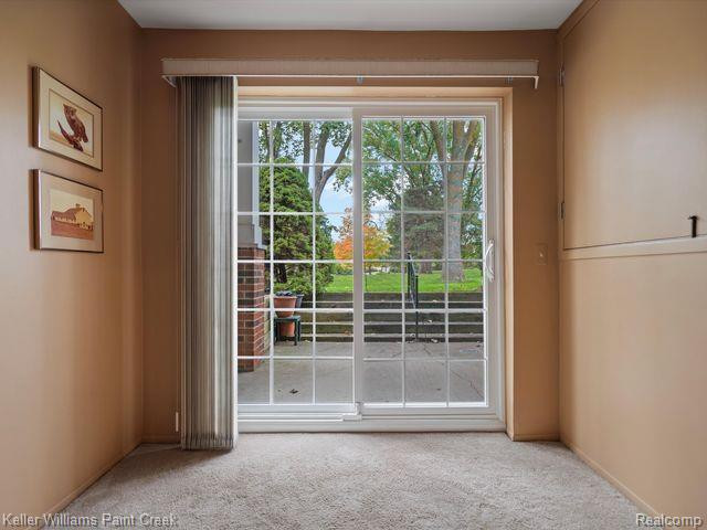 470 BALDWIN Avenue, 15, Rochester, MI 48307 — Photo 9