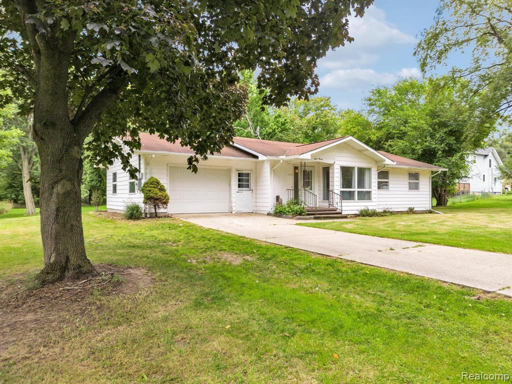 311 VERNAL Avenue, Stockbridge, MI 49285 — Photo 2