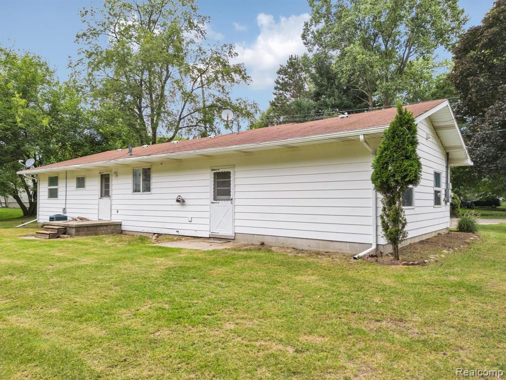 311 VERNAL Avenue, Stockbridge, MI 49285 — Photo 4