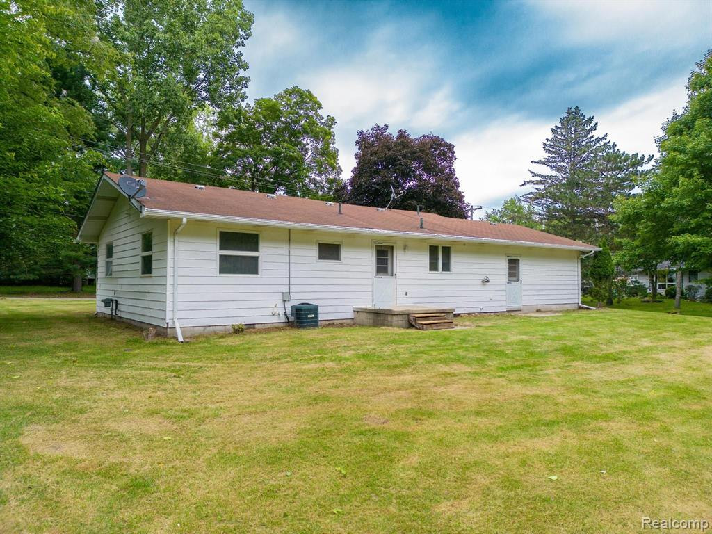 311 VERNAL Avenue, Stockbridge, MI 49285 — Photo 6
