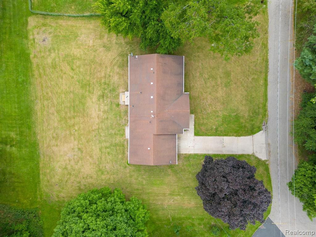 311 VERNAL Avenue, Stockbridge, MI 49285 — Photo 8