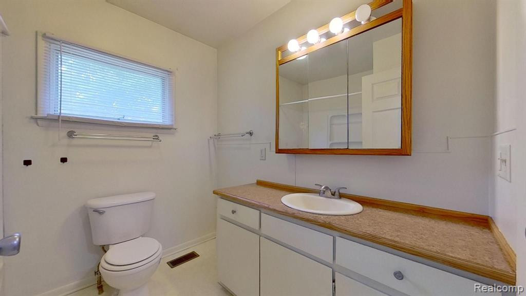 311 VERNAL Avenue, Stockbridge, MI 49285 — Photo 18