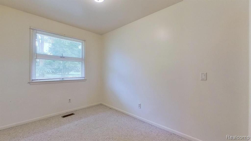 311 VERNAL Avenue, Stockbridge, MI 49285 — Photo 26
