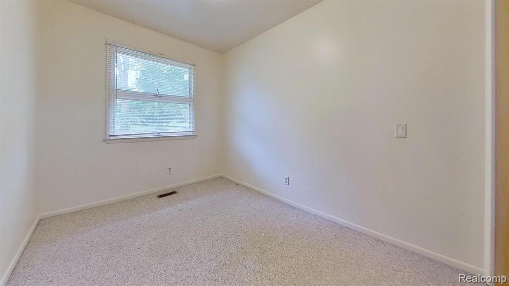 311 VERNAL Avenue, Stockbridge, MI 49285 — Photo 33