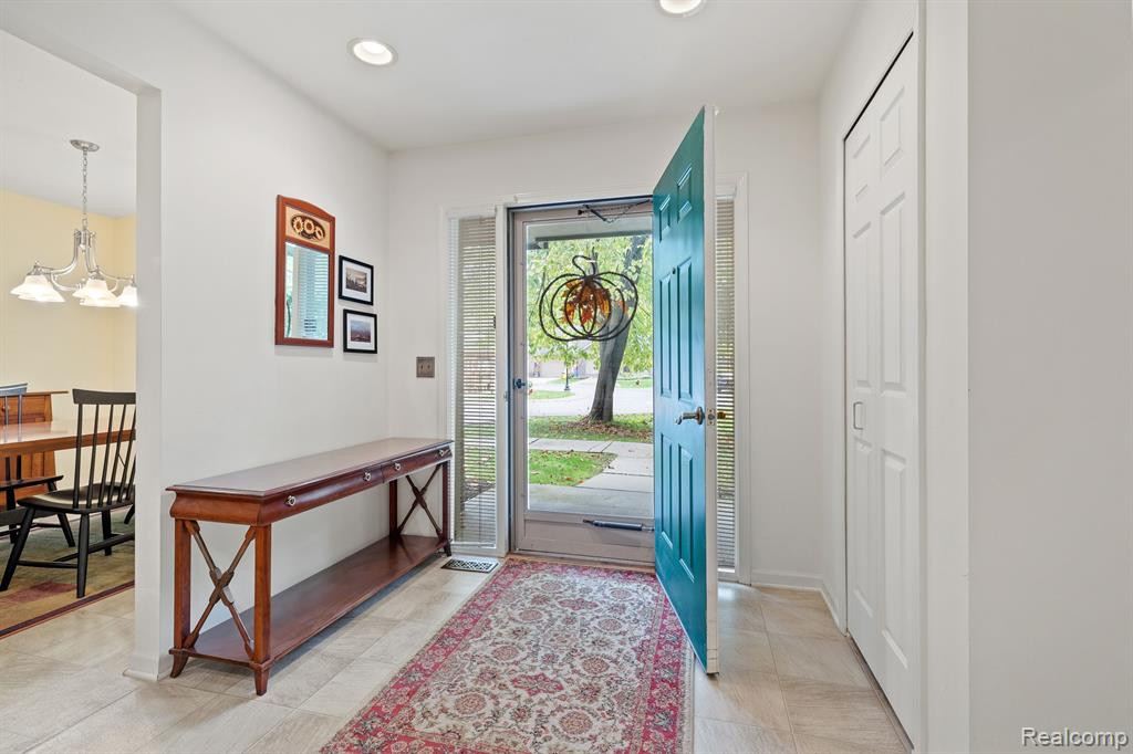 21323 MULBERRY Court, 42, Farmington Hills, MI 48336 — Photo 3
