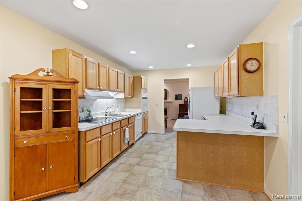 21323 MULBERRY Court, 42, Farmington Hills, MI 48336 — Photo 5