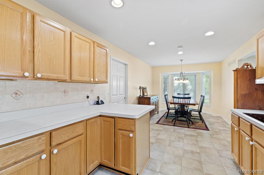 21323 MULBERRY Court, 42, Farmington Hills, MI 48336 — Photo 9