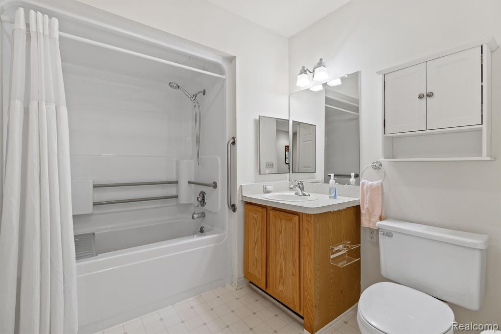 21323 MULBERRY Court, 42, Farmington Hills, MI 48336 — Photo 15