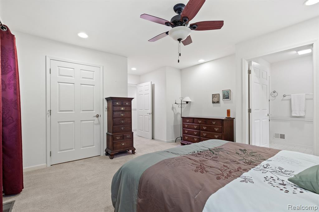 21323 MULBERRY Court, 42, Farmington Hills, MI 48336 — Photo 17