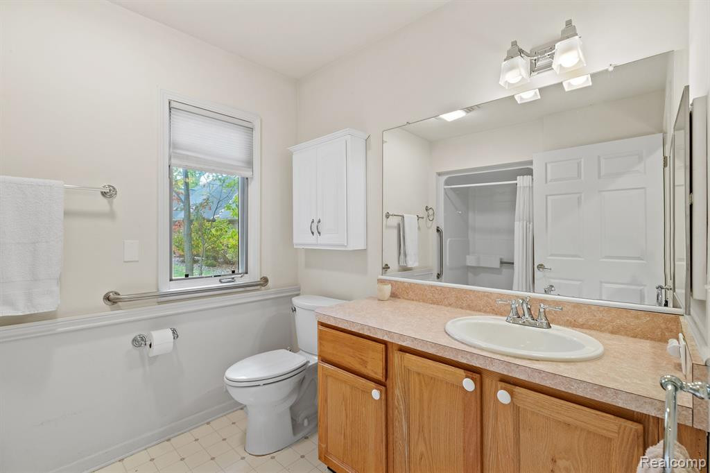 21323 MULBERRY Court, 42, Farmington Hills, MI 48336 — Photo 19