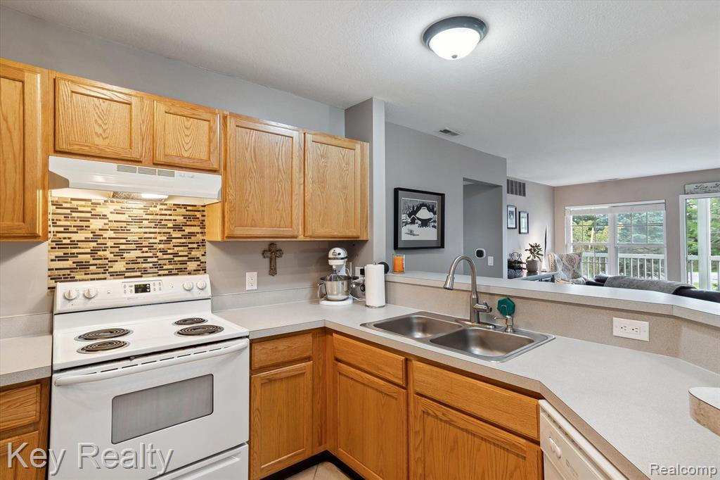 1259 JOYCE Lane, Ann Arbor, MI 48103 — Photo 7