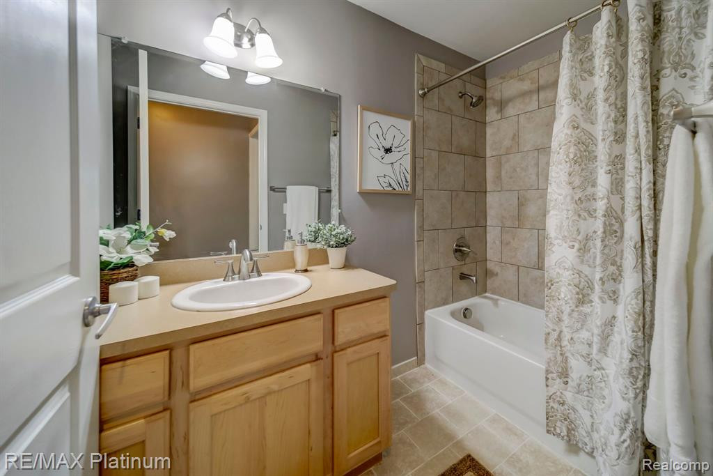 4354 Deeside Drive, Brighton, MI 48116 — Photo 15