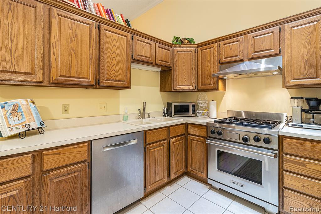 38311 WYNMAR, 89, Farmington Hills, MI 48331 — Photo 10