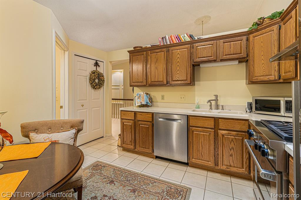 38311 WYNMAR, 89, Farmington Hills, MI 48331 — Photo 11