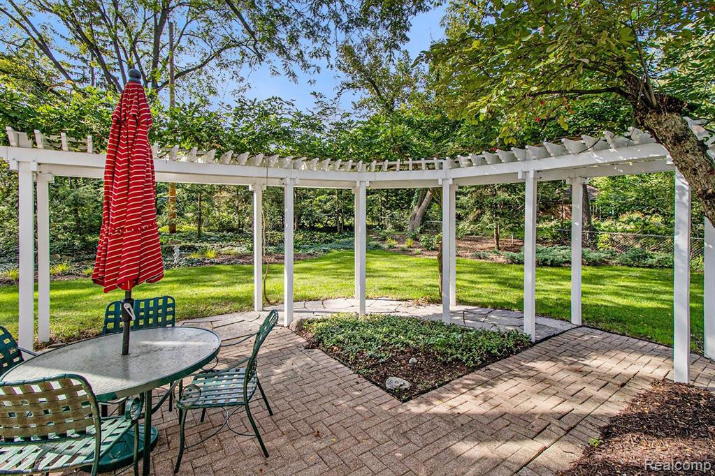 1311 BEECHWOOD Drive, Ann Arbor, MI 48103 — Photo 4