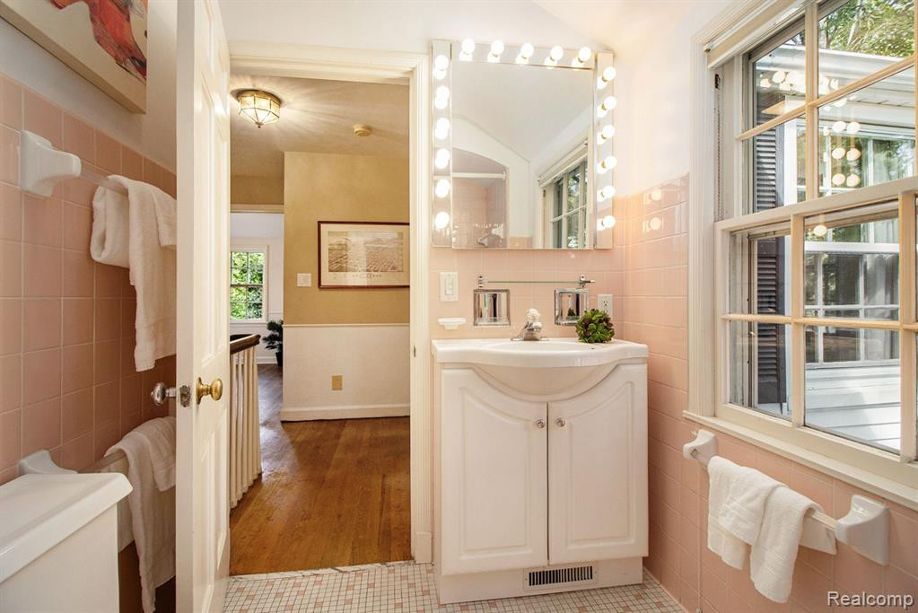 1311 BEECHWOOD Drive, Ann Arbor, MI 48103 — Photo 34