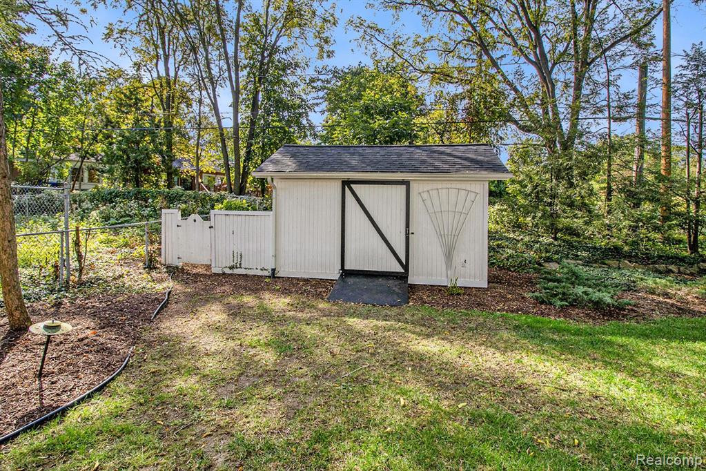 1311 BEECHWOOD Drive, Ann Arbor, MI 48103 — Photo 44