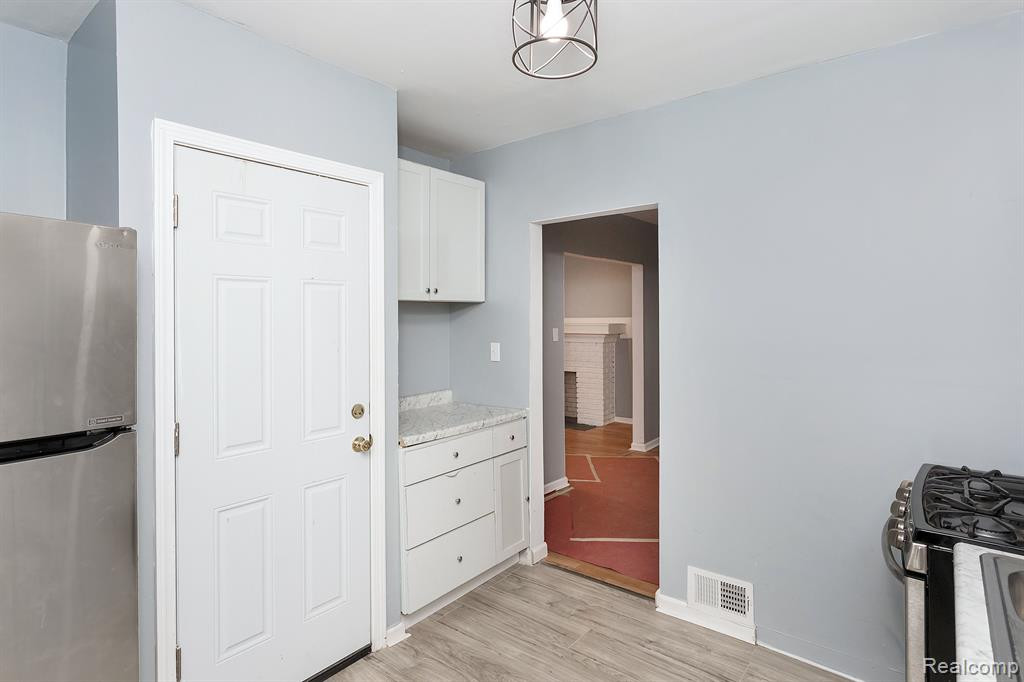 12717 SANTA ROSA Drive, Detroit, MI 48238 — Photo 8