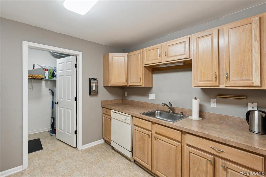 3476 KNEELAND Circle, Howell, MI 48843 — Photo 11