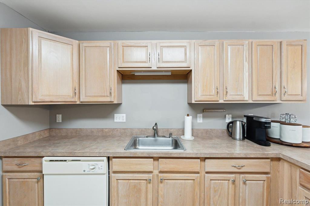 3476 KNEELAND Circle, Howell, MI 48843 — Photo 13