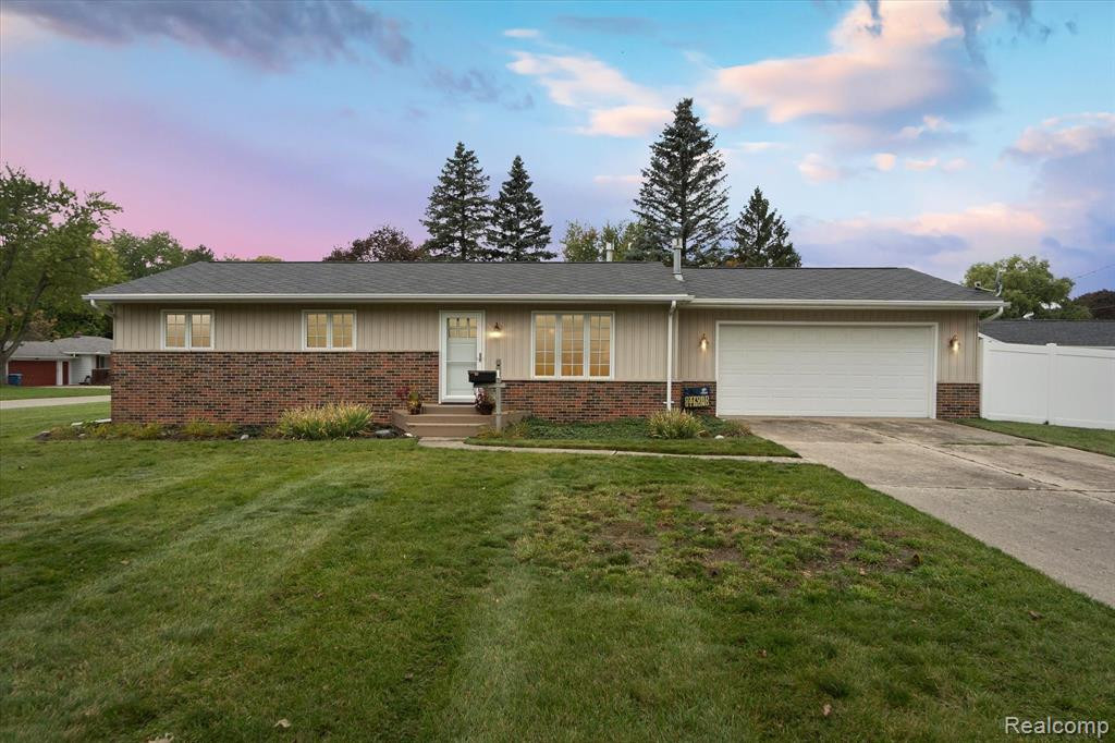 1 WILLOW Street, Oxford, MI 48371 — front exterior