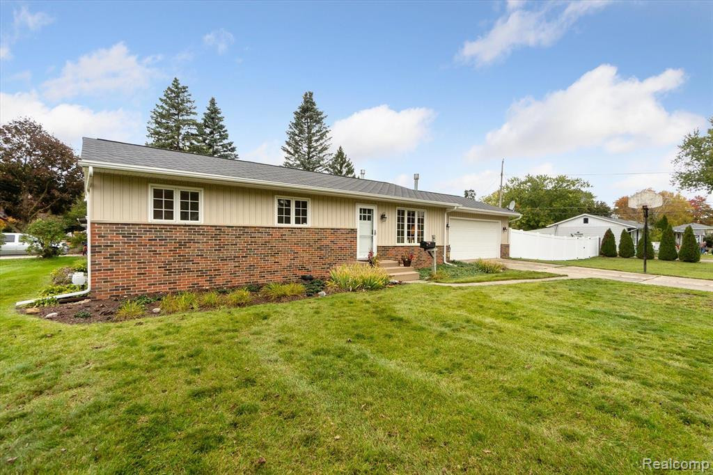 1 WILLOW Street, Oxford, MI 48371 — Photo 2