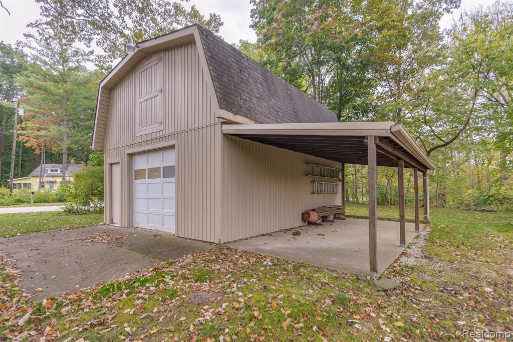 2491 ARLINGTON Road, Columbus, MI — Photo 33