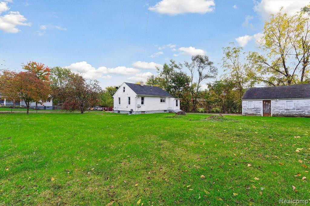 877 CAMERON Avenue, Pontiac, MI 48340 — Photo 4