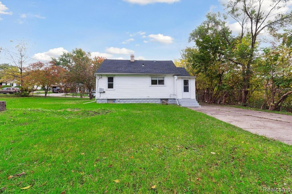 877 CAMERON Avenue, Pontiac, MI 48340 — Photo 5