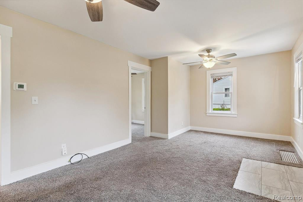 877 CAMERON Avenue, Pontiac, MI 48340 — Photo 13