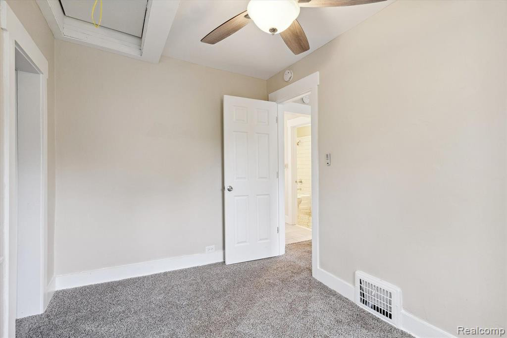 877 CAMERON Avenue, Pontiac, MI 48340 — Photo 22