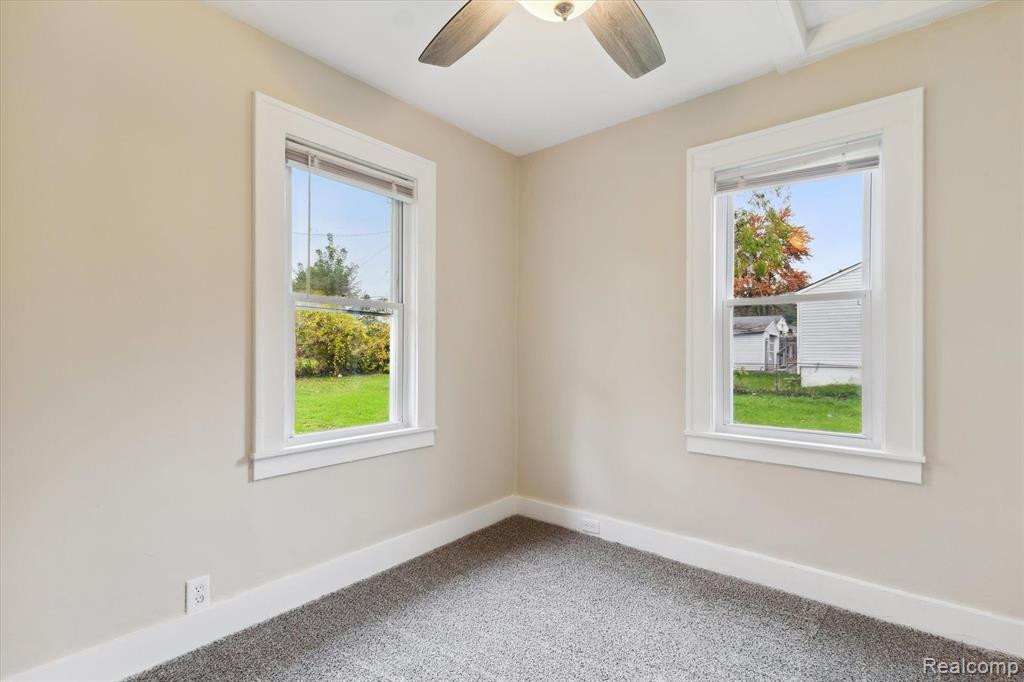 877 CAMERON Avenue, Pontiac, MI 48340 — Photo 24