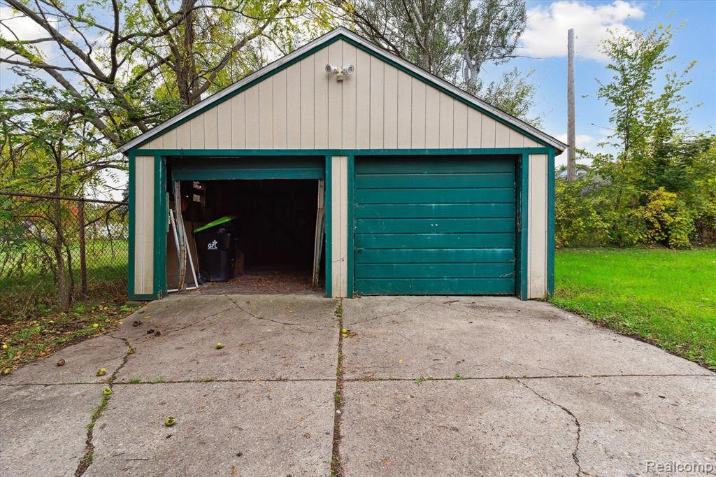 877 CAMERON Avenue, Pontiac, MI 48340 — Photo 29