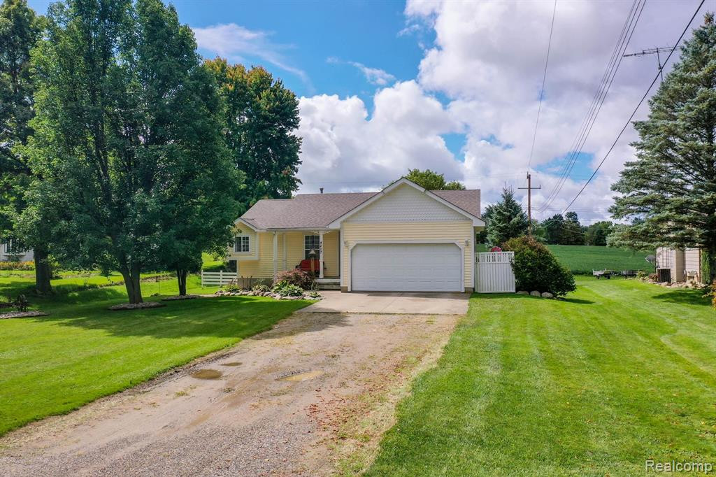 4207 LAPEER Street, Columbiaville, MI 48421 — Photo 2
