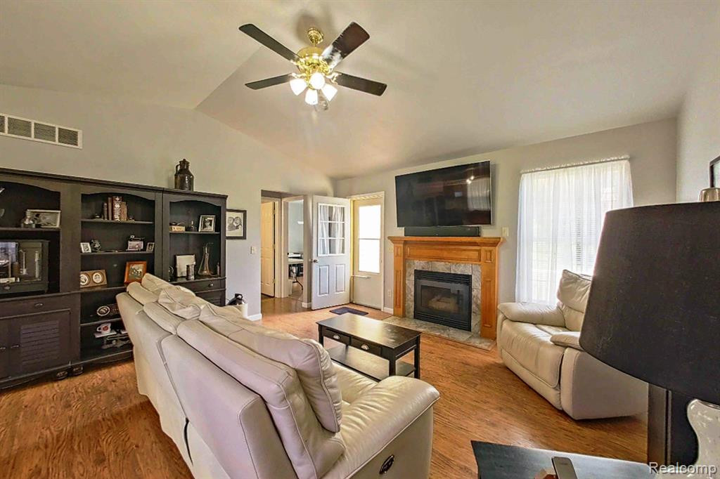 4207 LAPEER Street, Columbiaville, MI 48421 — Photo 12