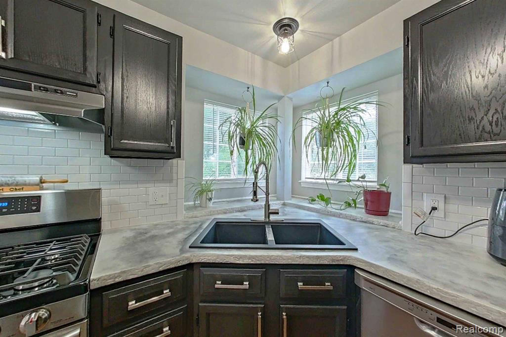 4207 LAPEER Street, Columbiaville, MI 48421 — Photo 17