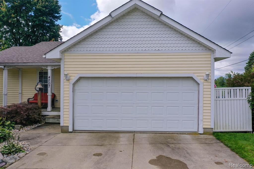 4207 LAPEER Street, Columbiaville, MI 48421 — Photo 37