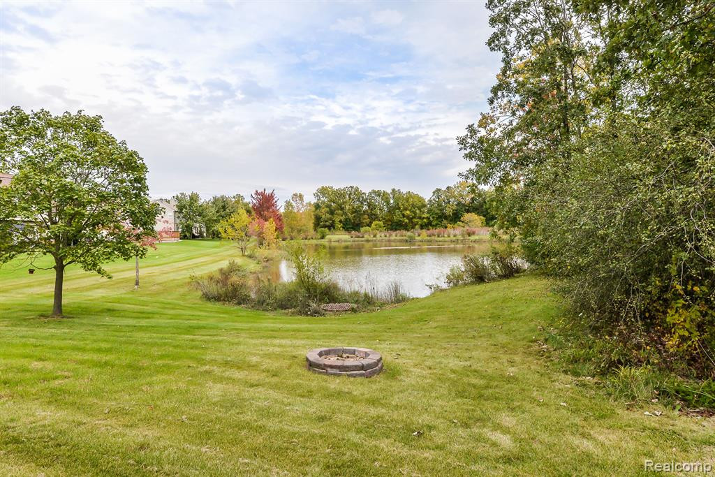 8308 THORNHILL Drive, Ypsilanti, MI 48197 — Photo 5