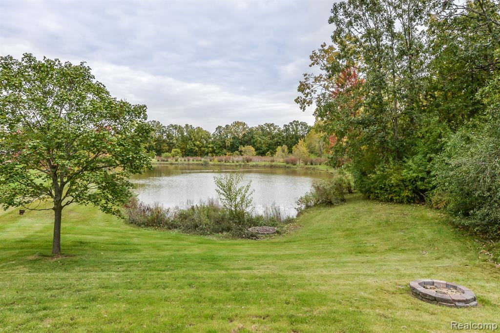 8308 THORNHILL Drive, Ypsilanti, MI 48197 — Photo 20