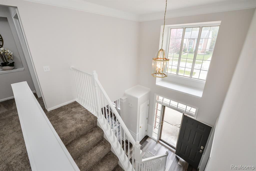 8308 THORNHILL Drive, Ypsilanti, MI 48197 — Photo 37