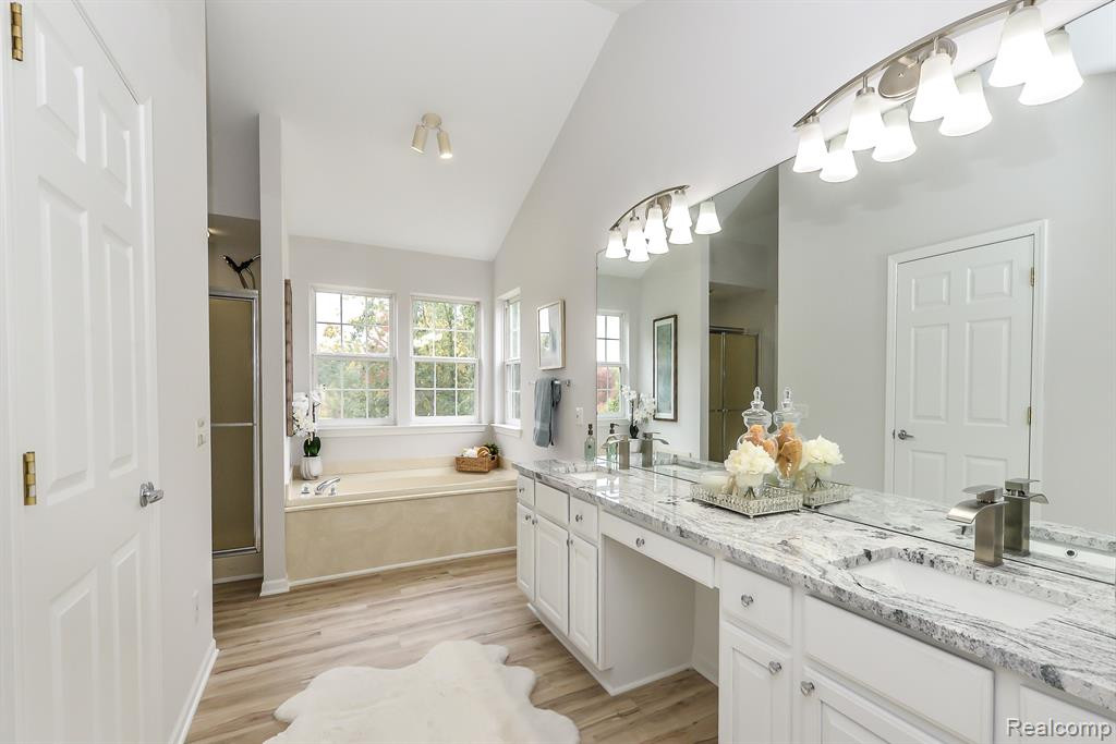 8308 THORNHILL Drive, Ypsilanti, MI 48197 — Photo 43