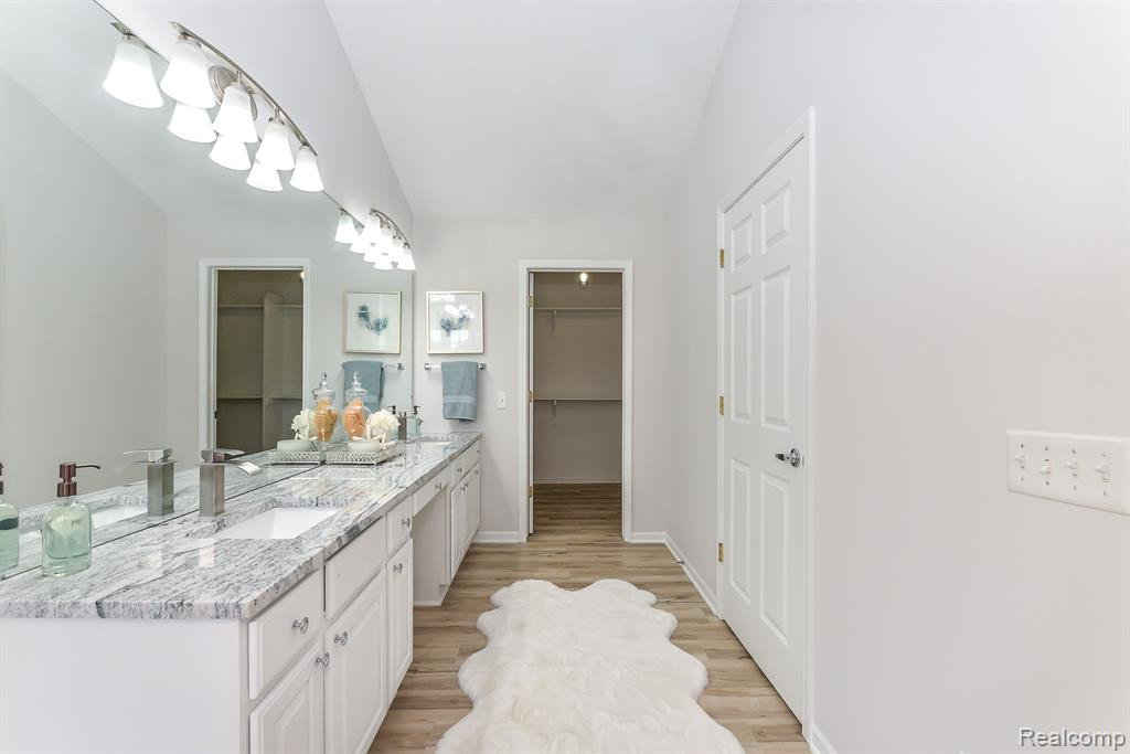8308 THORNHILL Drive, Ypsilanti, MI 48197 — Photo 45