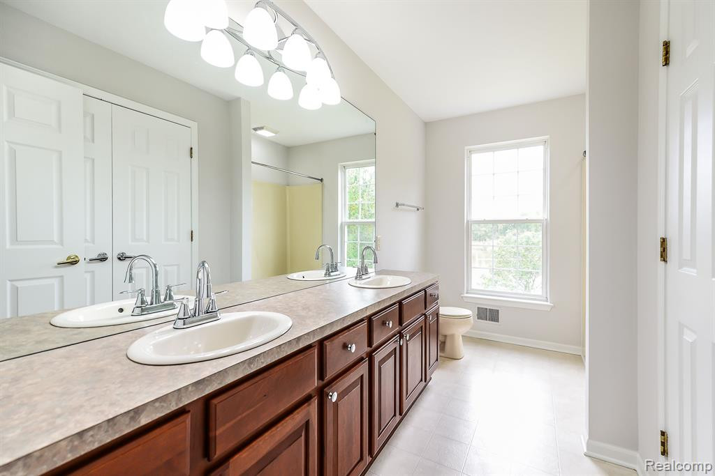8308 THORNHILL Drive, Ypsilanti, MI 48197 — Photo 53