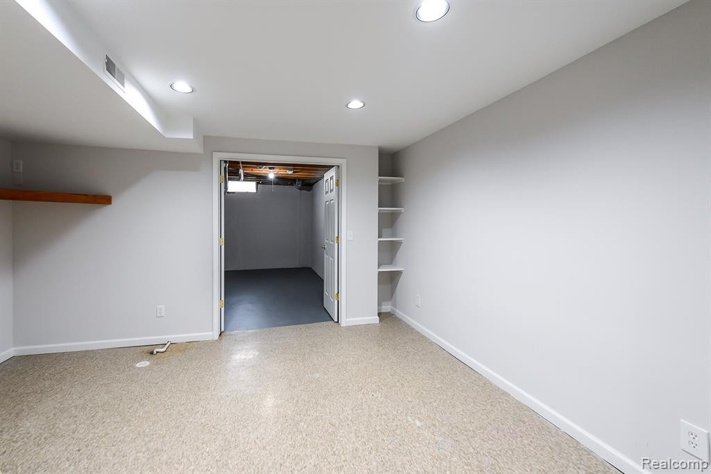8308 THORNHILL Drive, Ypsilanti, MI 48197 — Photo 62