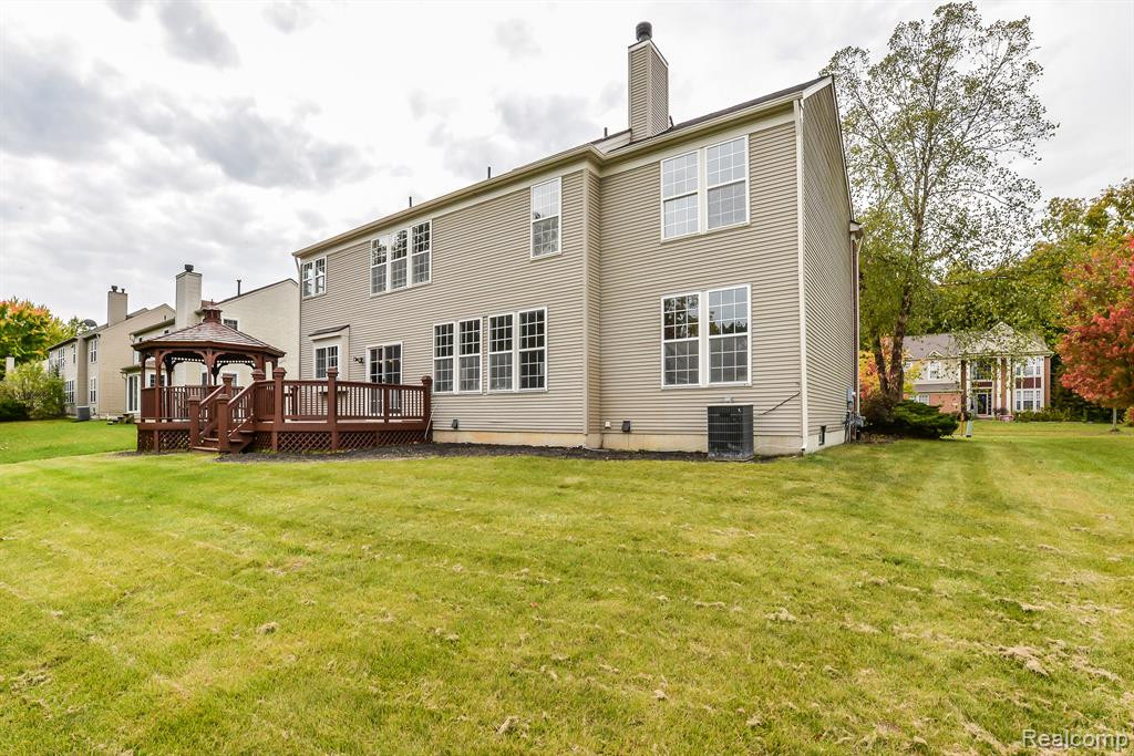 8308 THORNHILL Drive, Ypsilanti, MI 48197 — Photo 72