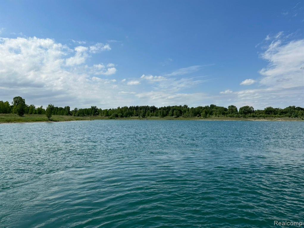 13500 12 MILE Road, South Lyon, MI 48178