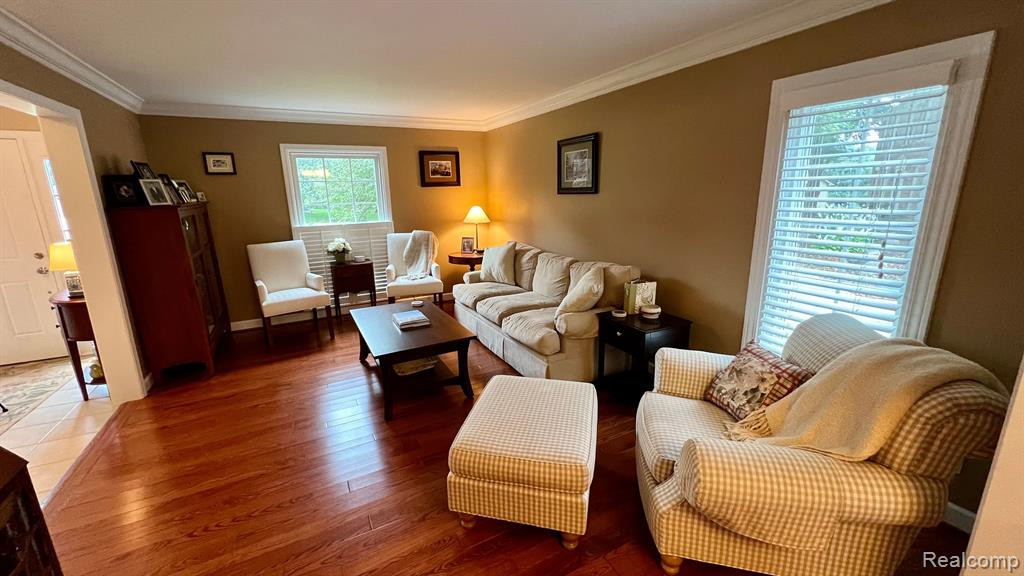 16135 THORNDYKE Court, Northville, MI 48168 — Photo 2