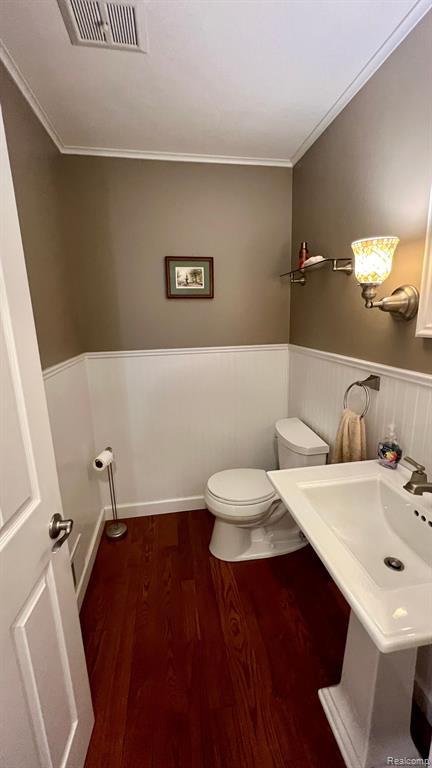 16135 THORNDYKE Court, Northville, MI 48168 — Photo 9