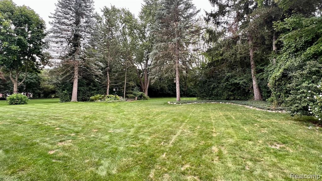 16135 THORNDYKE Court, Northville, MI 48168 — Photo 24
