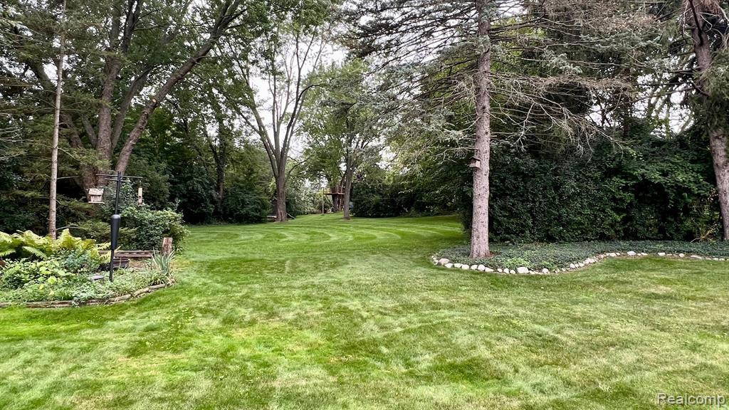 16135 THORNDYKE Court, Northville, MI 48168 — Photo 25